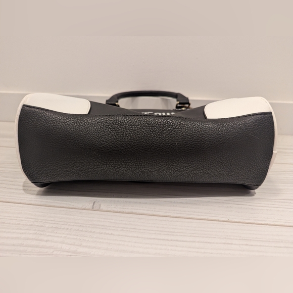 Juicy Couture Black and White Bowler Bag - Picture 4 of 9